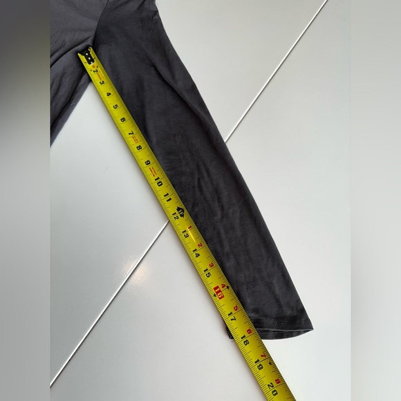 Athleta Size Women's Light Gray Long Sleeve Tee - Picture 8 of 10